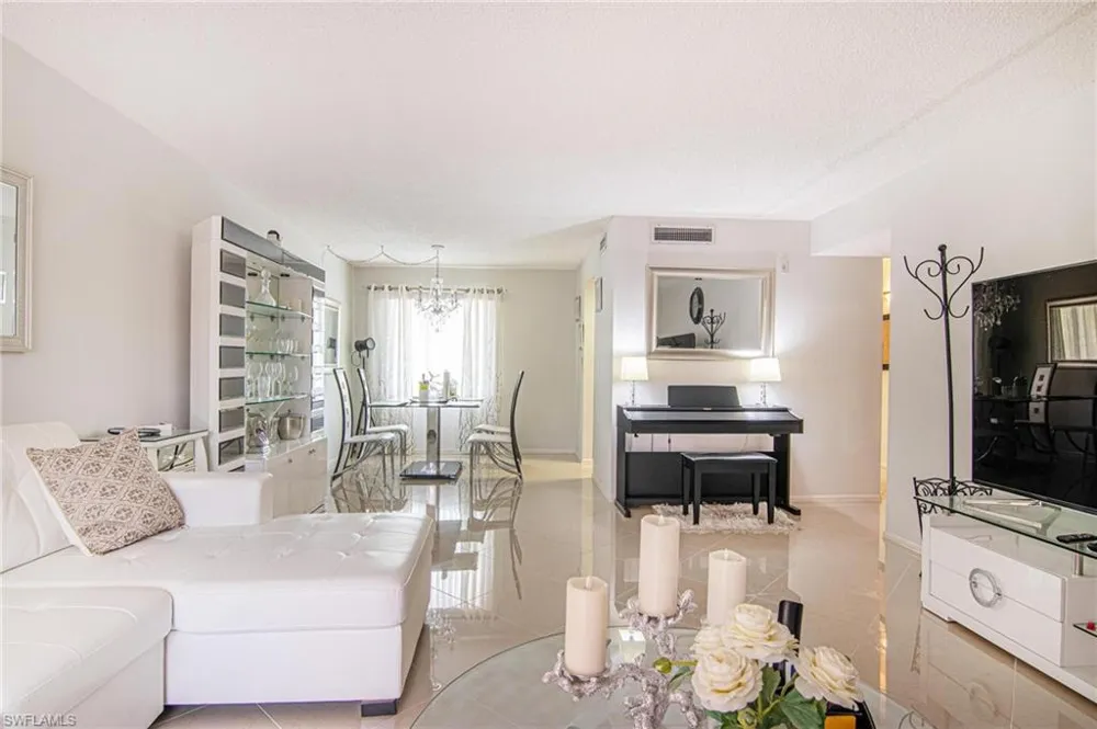 2366 E Mall Drive #414 Fort Myers, FL 33901