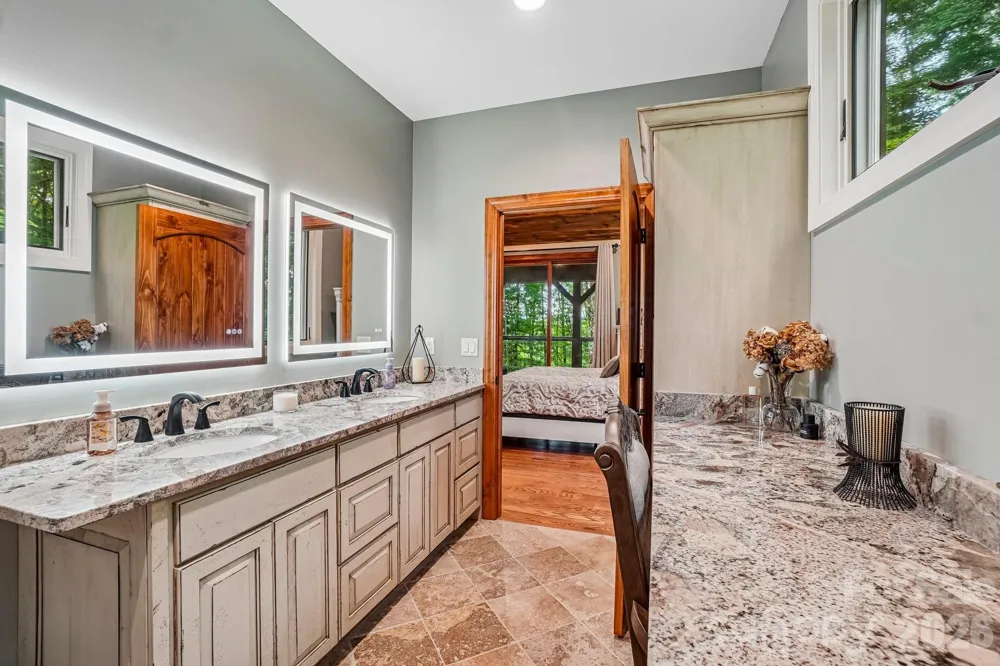 1067 English Ridge Drive Mars Hill, NC 28754