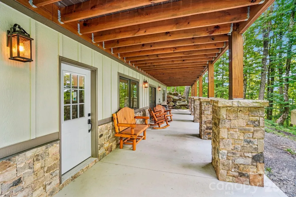 1067 English Ridge Drive Mars Hill, NC 28754