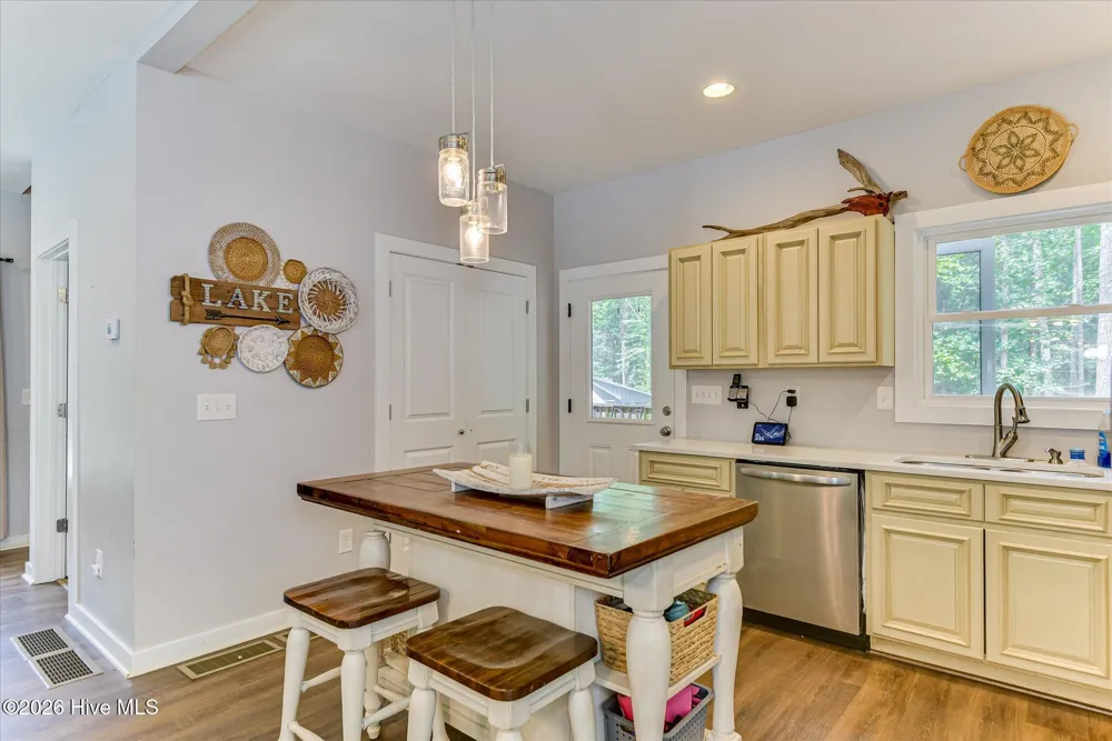 1697 Broad River Scenic Drive Tignall, GA 30668