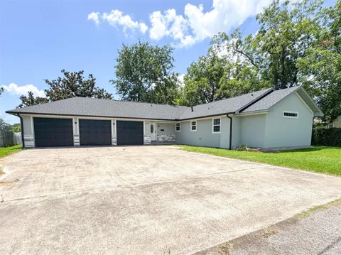 204 Dyer Street