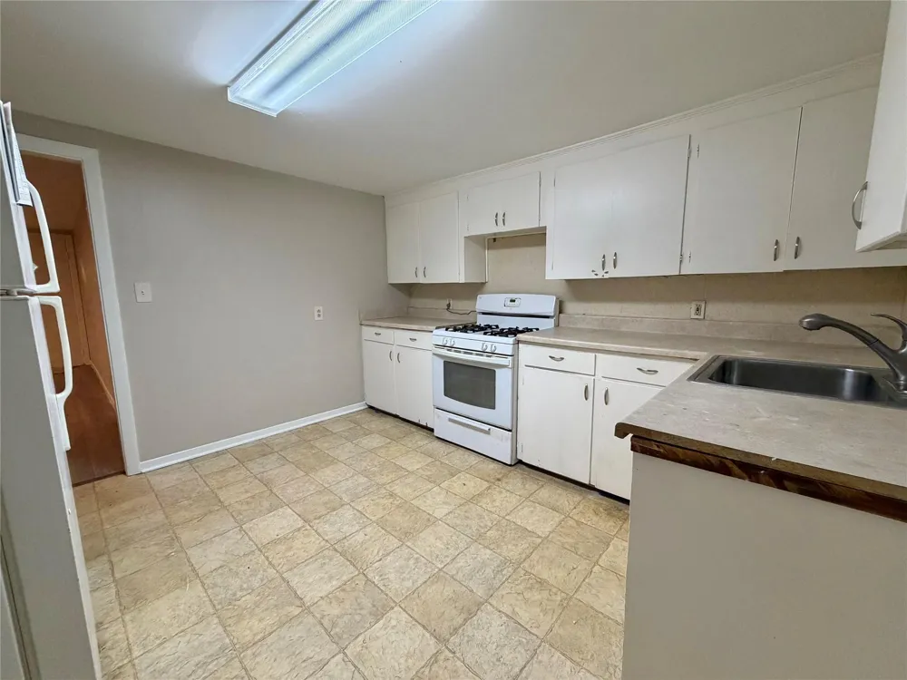 503 Mckee Street Clute, TX 77531