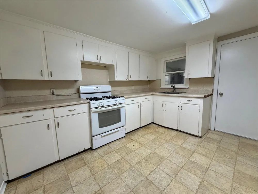 503 Mckee Street Clute, TX 77531