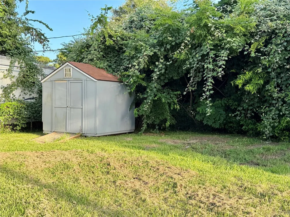 503 Mckee Street Clute, TX 77531