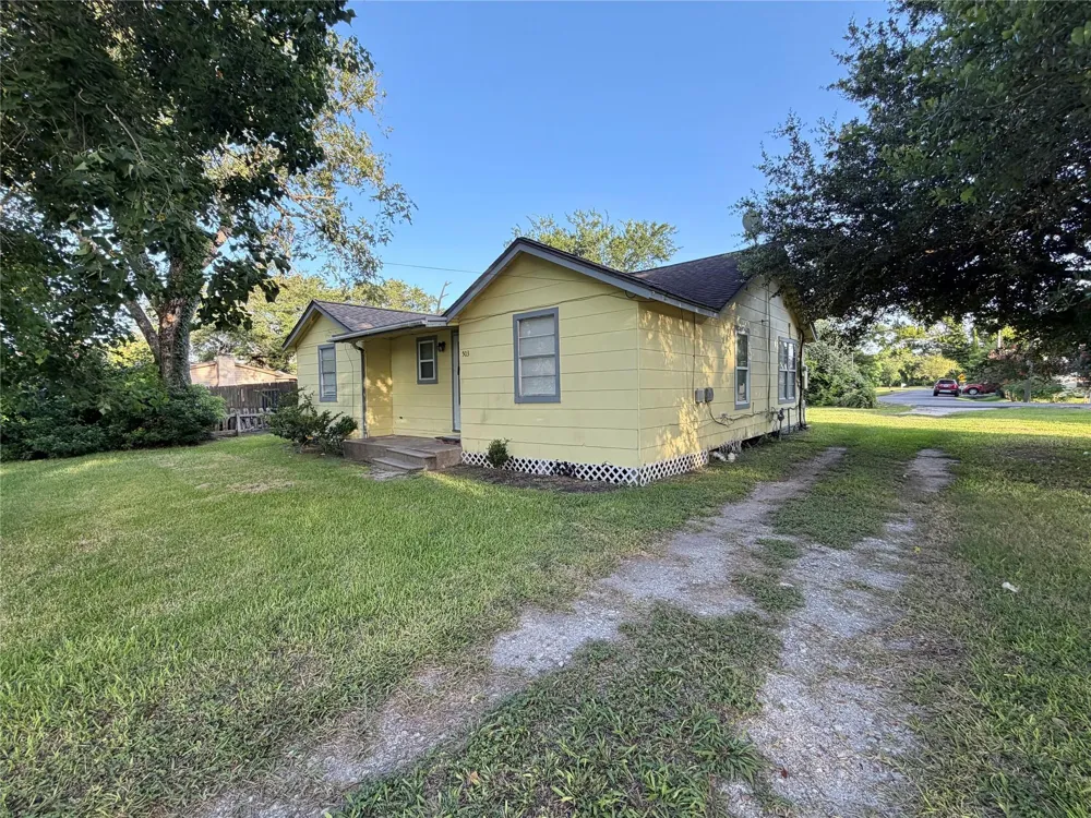 503 Mckee Street Clute, TX 77531