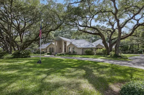203 Oak Cluster Drive