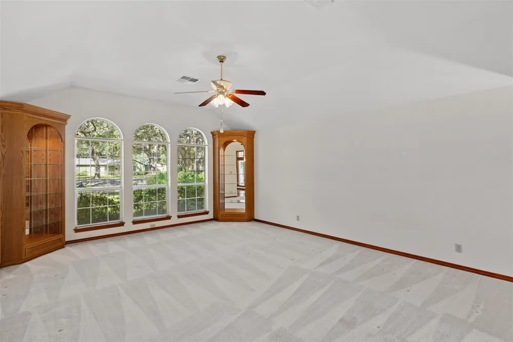203 Oak Cluster Drive Columbus, TX 78934