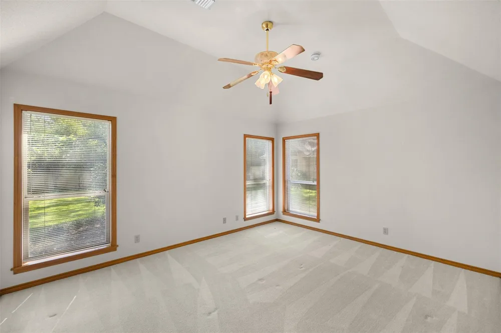 203 Oak Cluster Drive Columbus, TX 78934