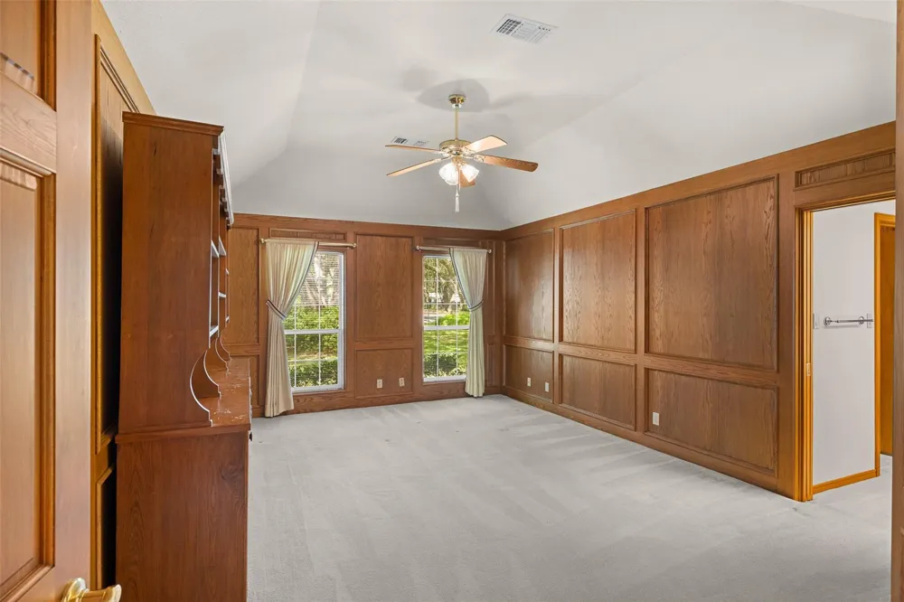 203 Oak Cluster Drive Columbus, TX 78934