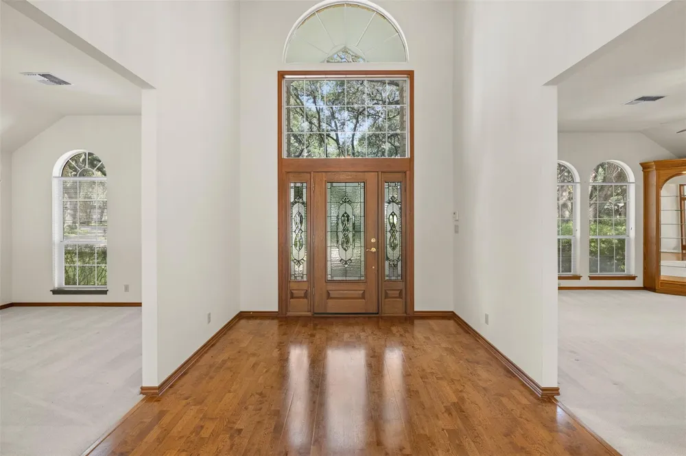 203 Oak Cluster Drive Columbus, TX 78934