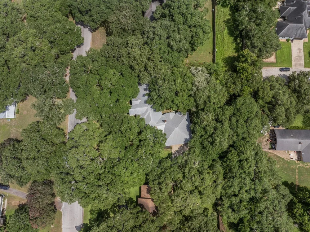 203 Oak Cluster Drive Columbus, TX 78934