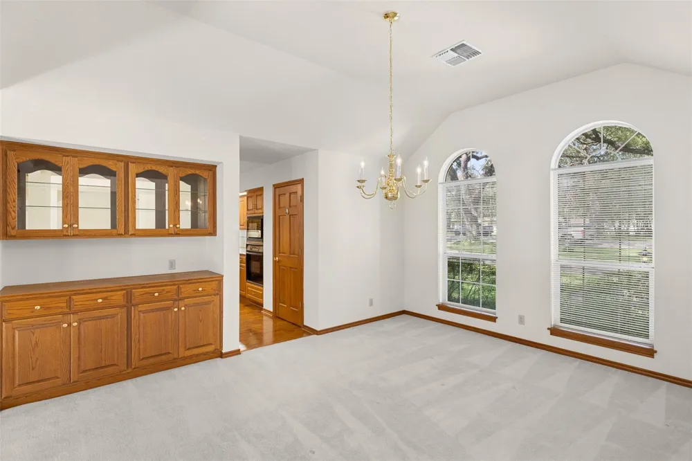 203 Oak Cluster Drive Columbus, TX 78934