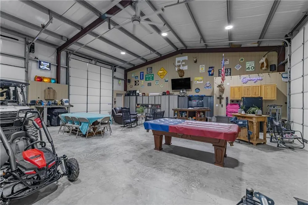 686 Rappold Road Yoakum, TX 77995