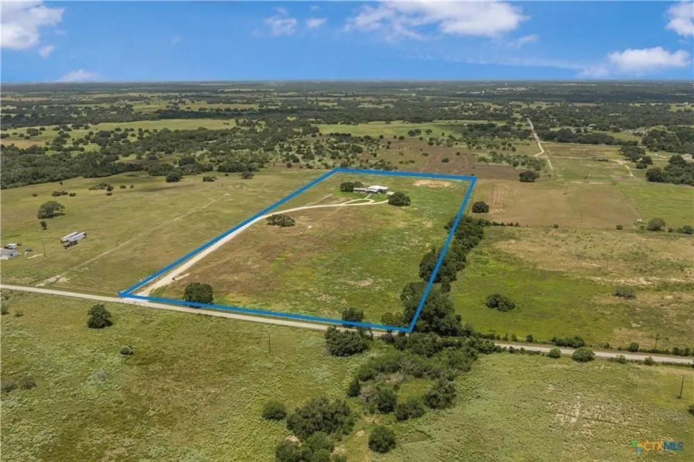 686 Rappold Road Yoakum, TX 77995