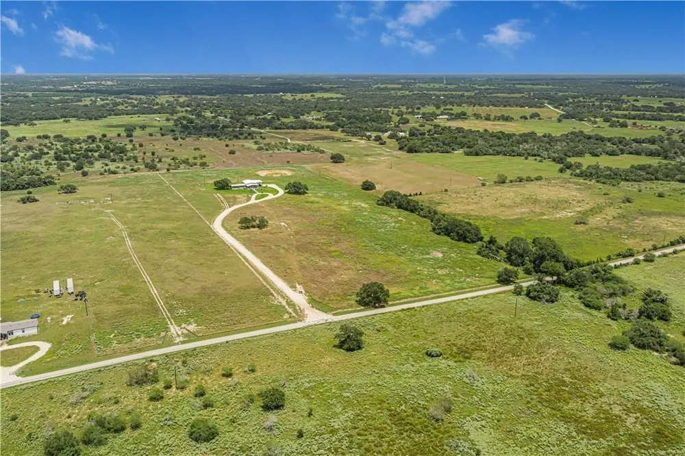 686 Rappold Road Yoakum, TX 77995