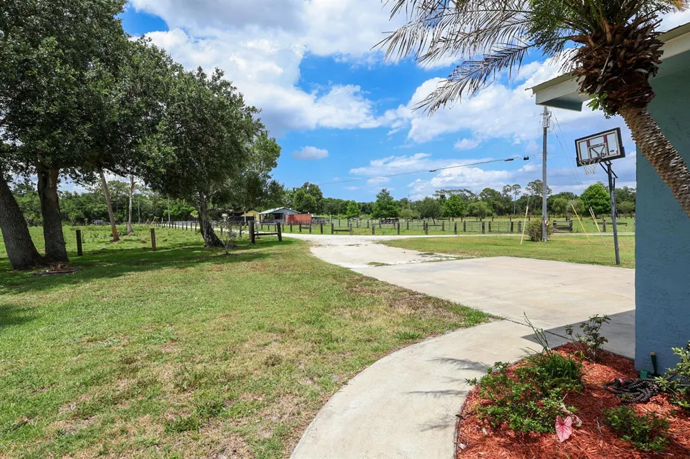 860 NW 141st Street Okeechobee, FL 34972