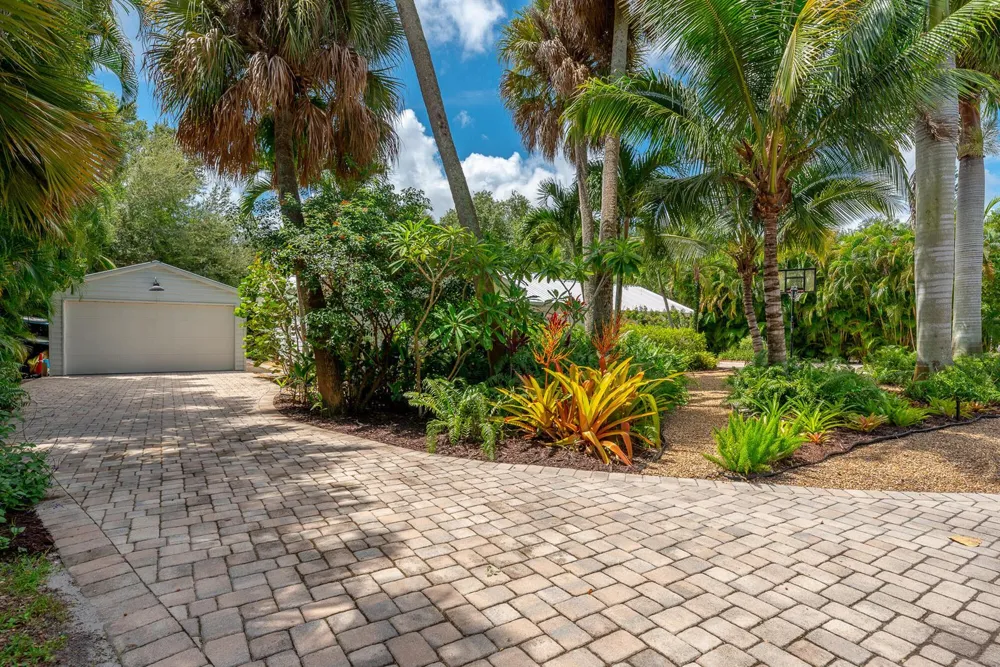 547 SW Riverview Street Stuart, FL 34994