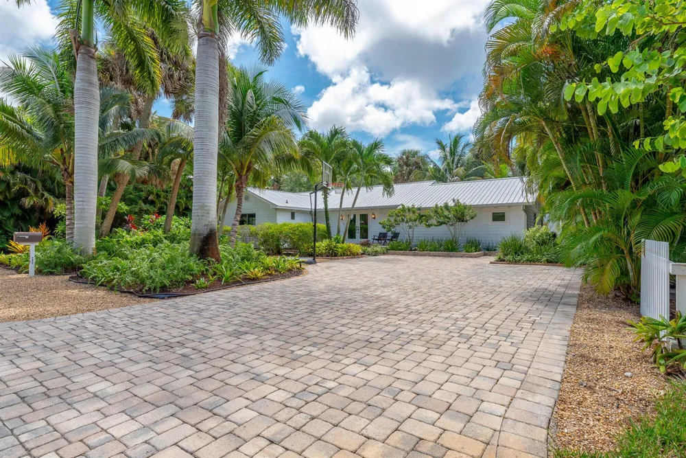 547 SW Riverview Street Stuart, FL 34994