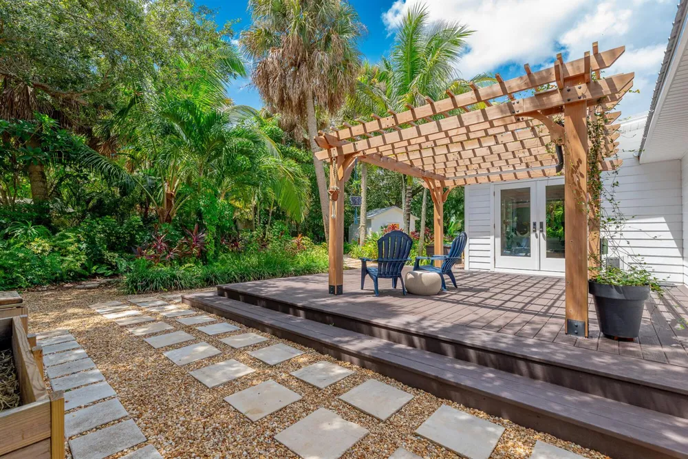 547 SW Riverview Street Stuart, FL 34994