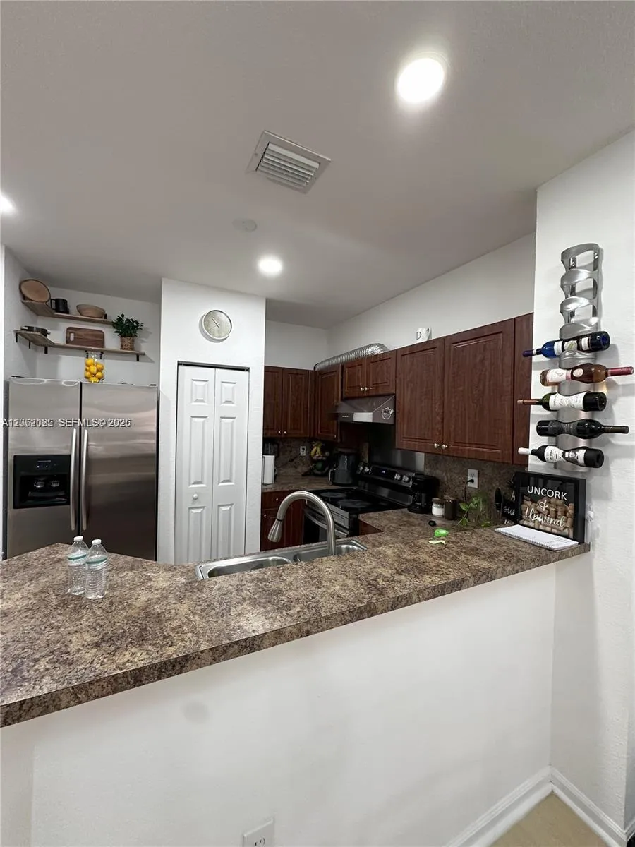 541 Princess Dr Margate, FL 33068