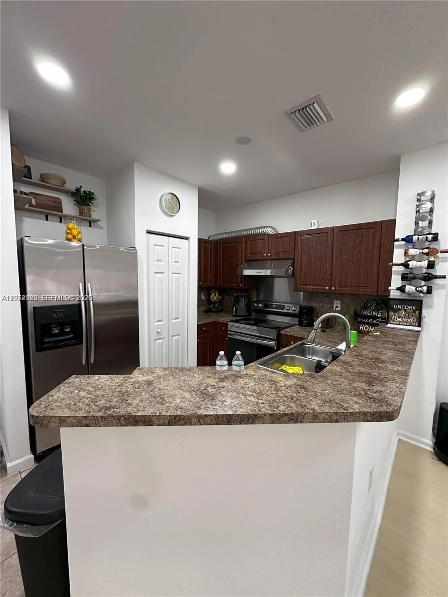 541 Princess Dr Margate, FL 33068