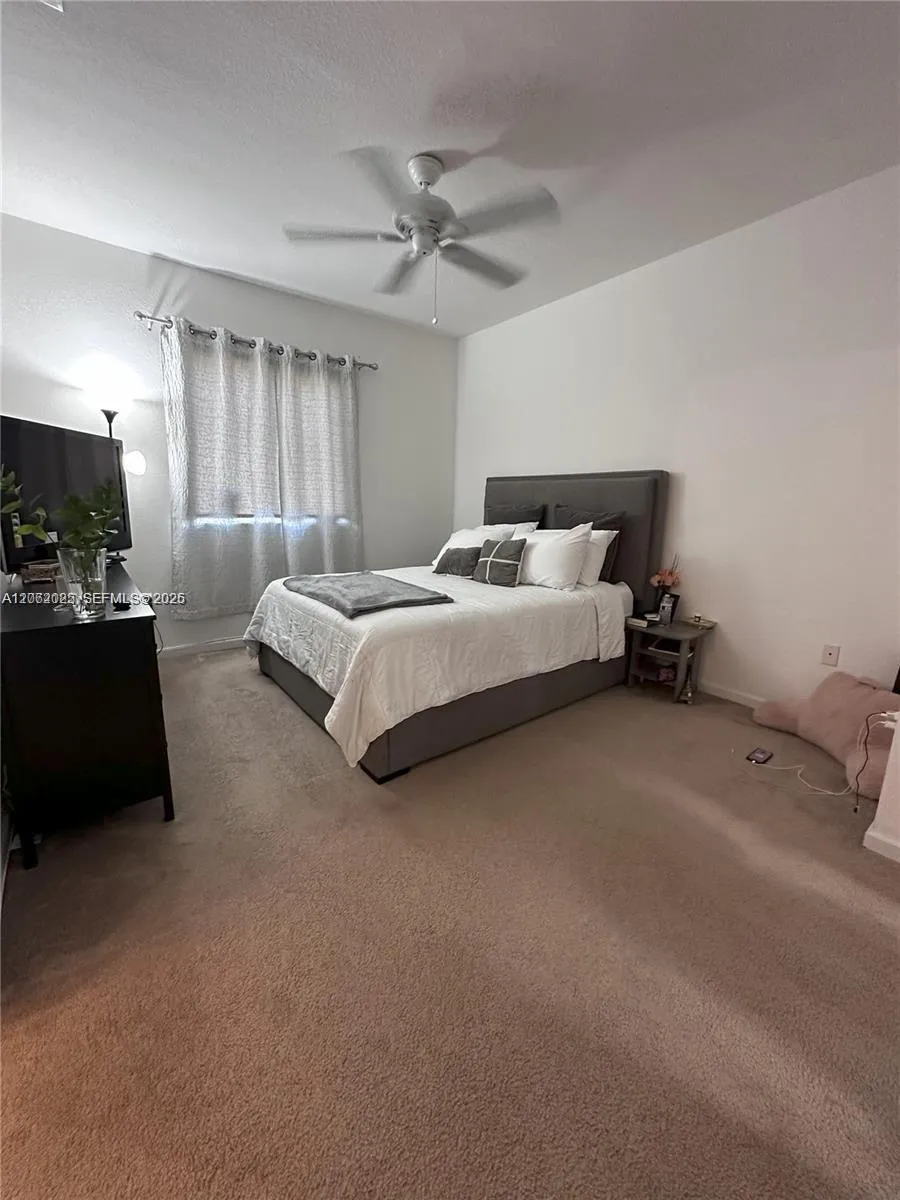 541 Princess Dr Margate, FL 33068