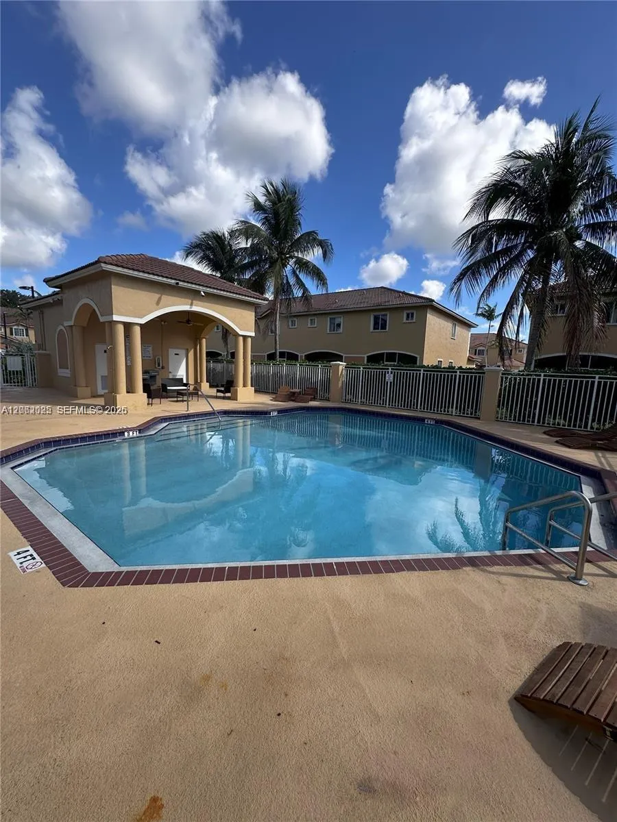 541 Princess Dr Margate, FL 33068