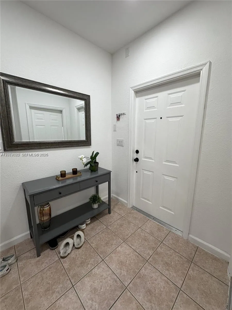 541 Princess Dr Margate, FL 33068