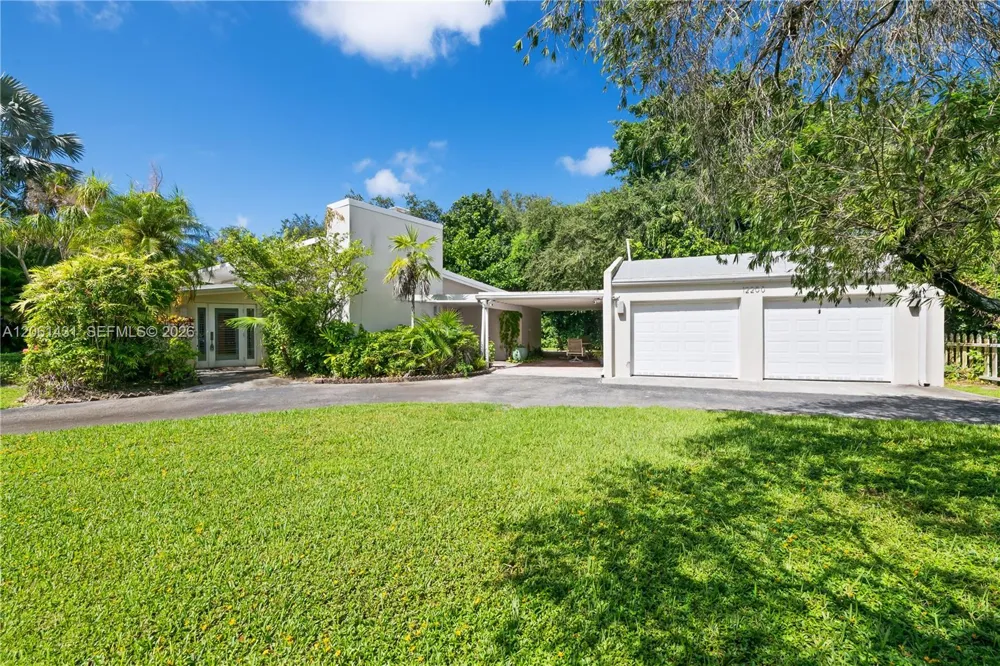 12200 SW 74th Ct Pinecrest, FL 33156