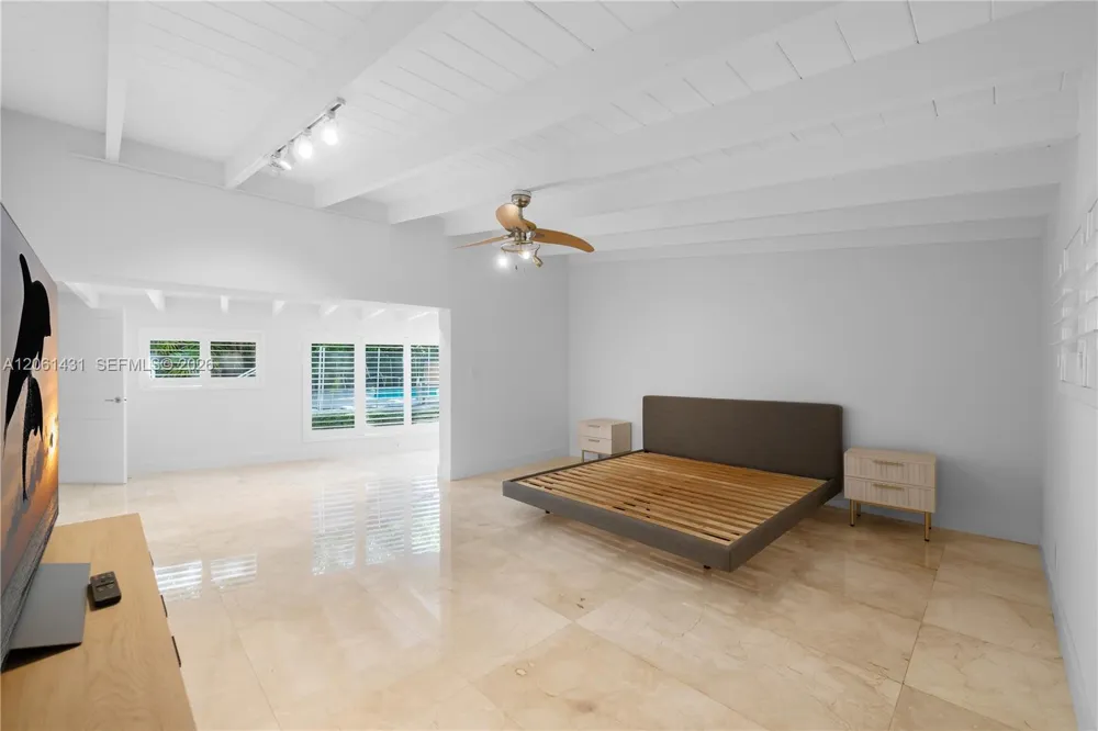 12200 SW 74th Ct Pinecrest, FL 33156