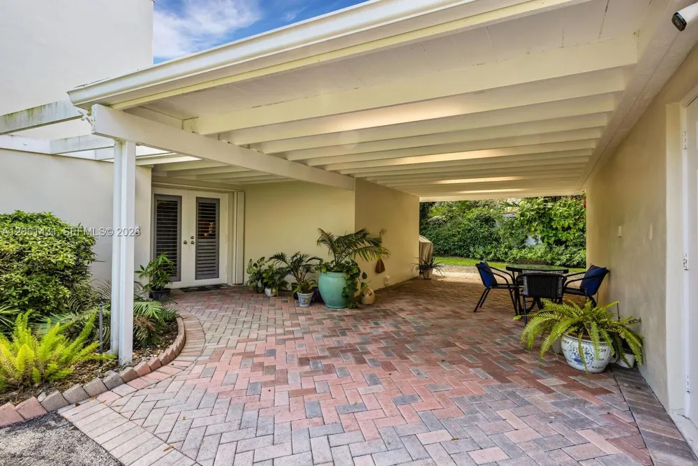 12200 SW 74th Ct Pinecrest, FL 33156