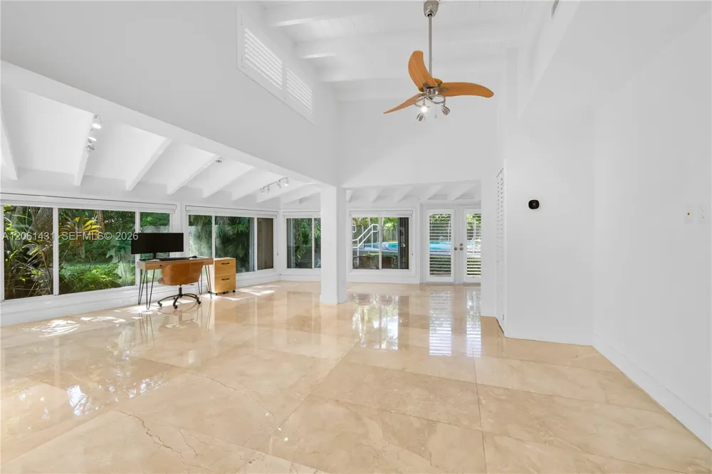 12200 SW 74th Ct Pinecrest, FL 33156