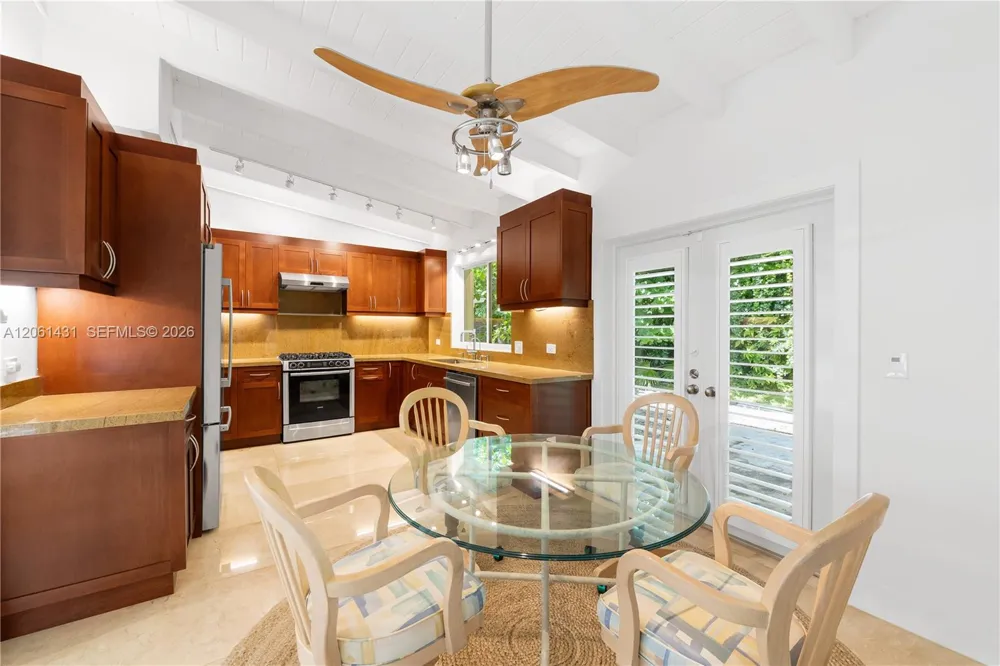 12200 SW 74th Ct Pinecrest, FL 33156