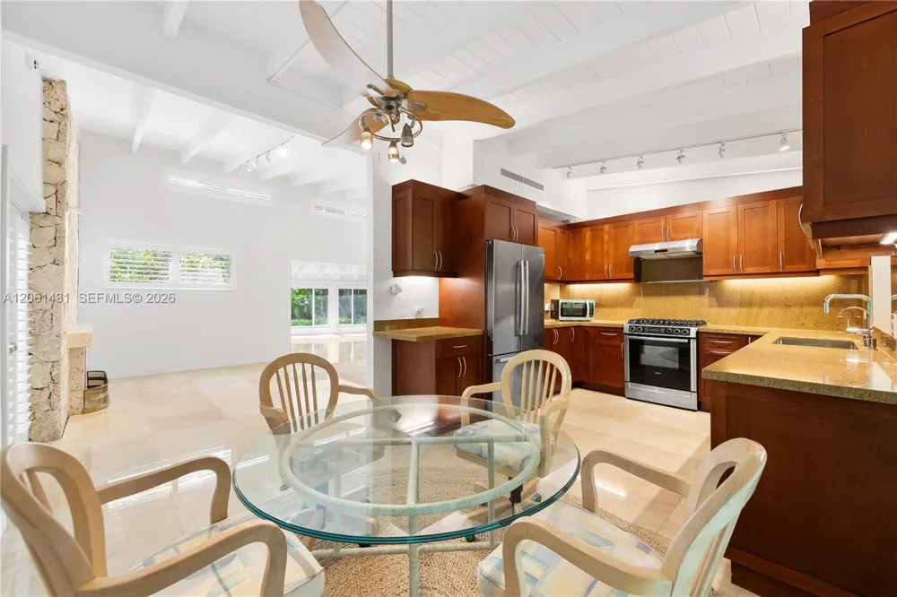 12200 SW 74th Ct Pinecrest, FL 33156