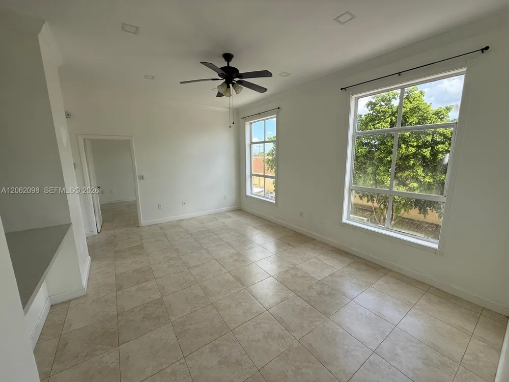 7420 W 20th Ave #355 Hialeah, FL 33016