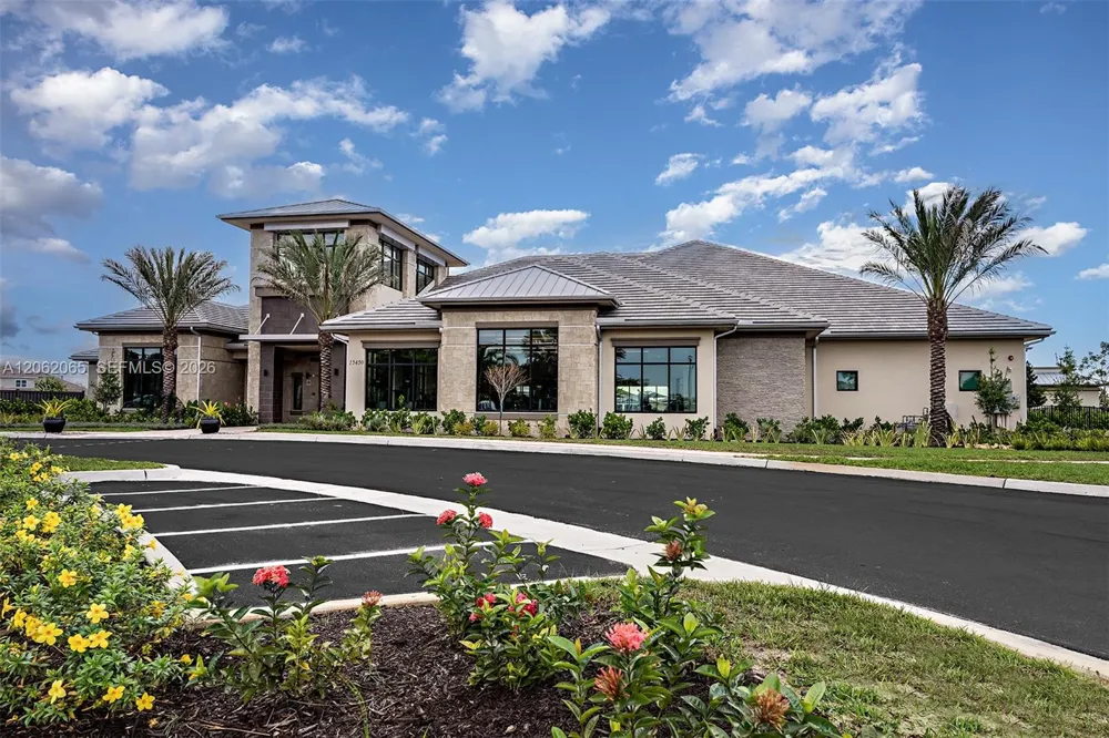 15756 Modena Street Naples, FL 34114