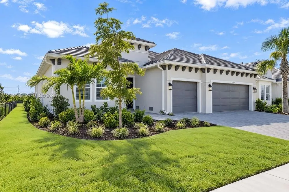 15756 Modena Street Naples, FL 34114