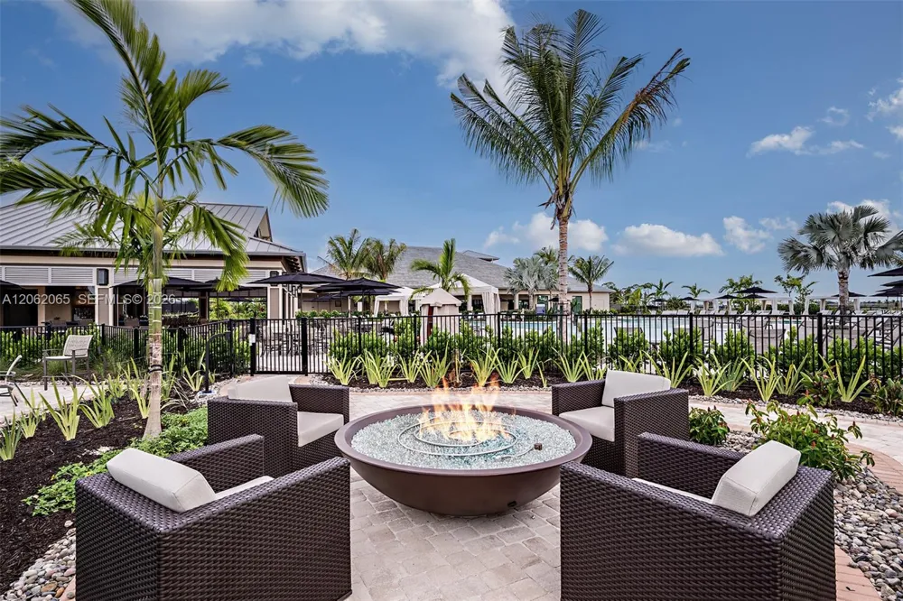 15756 Modena Street Naples, FL 34114