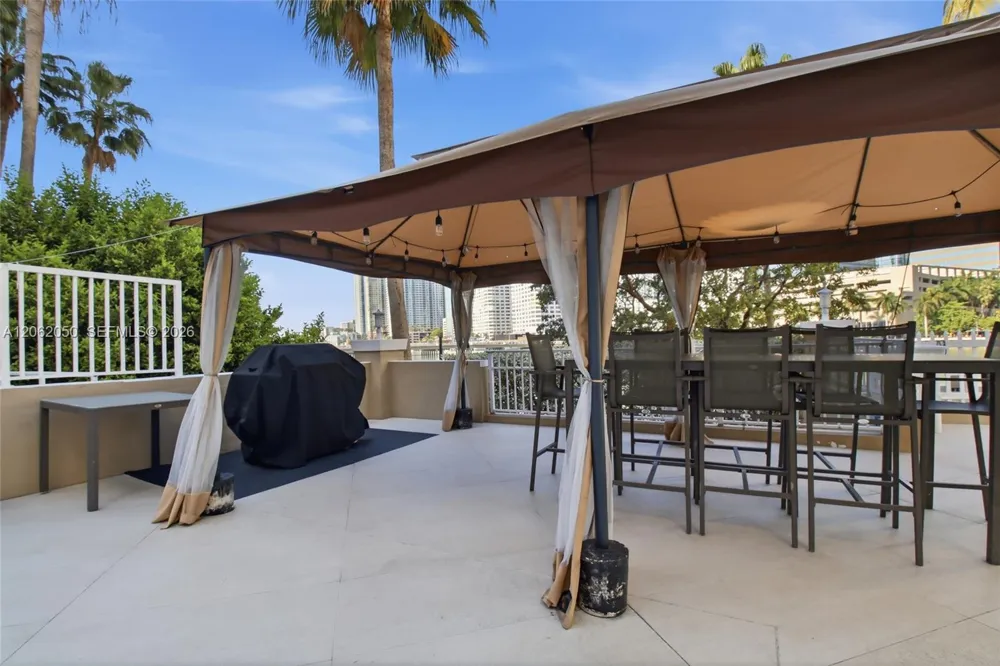 701 Brickell Key Blvd #610 Miami, FL 33131