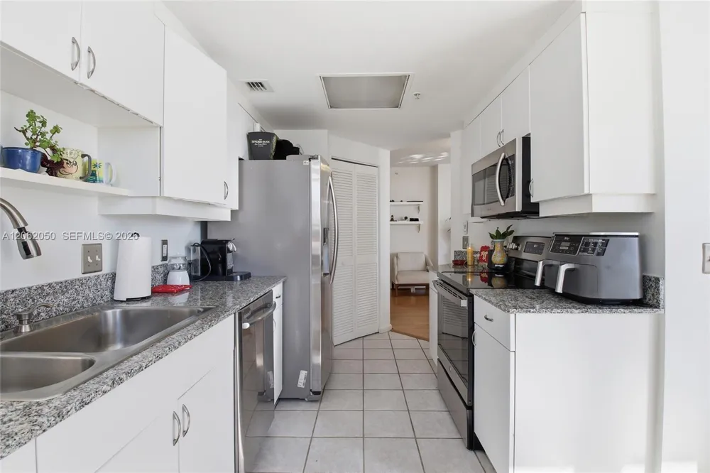 701 Brickell Key Blvd #610 Miami, FL 33131