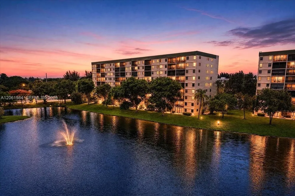 2240 Cypress Bend Dr #204 Pompano Beach, FL 33069