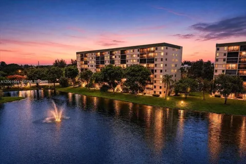 2240 Cypress Bend Dr #204