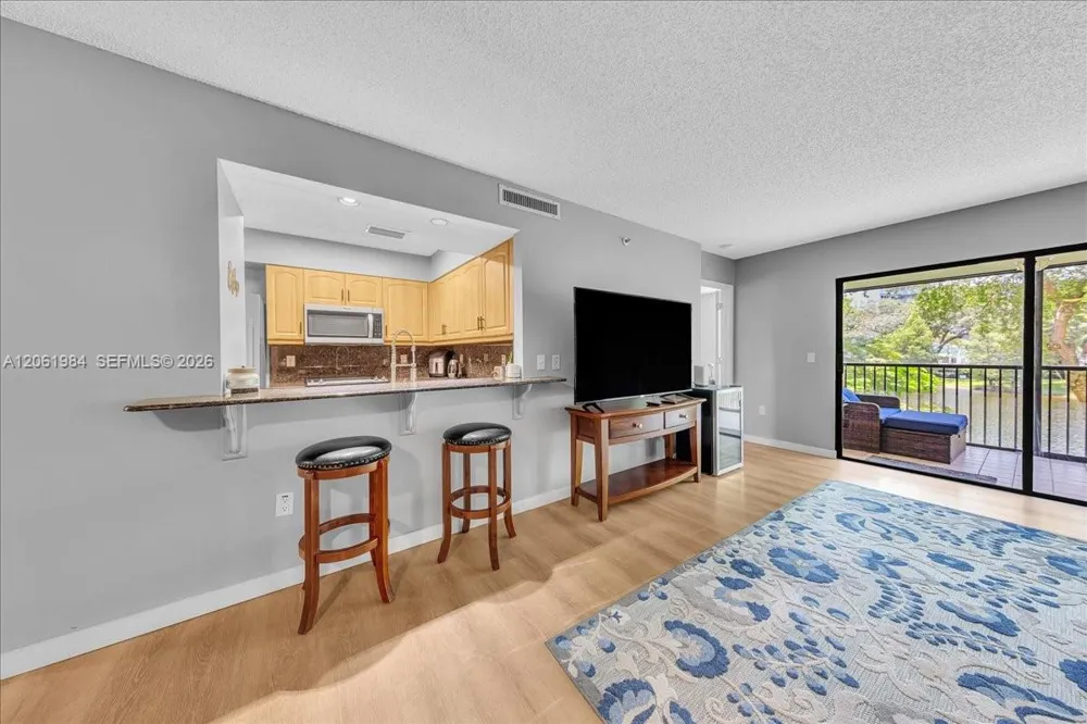 2240 Cypress Bend Dr #204 Pompano Beach, FL 33069