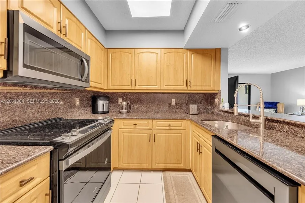 2240 Cypress Bend Dr #204 Pompano Beach, FL 33069