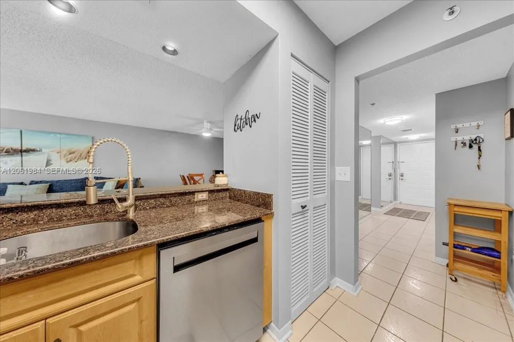 2240 Cypress Bend Dr #204 Pompano Beach, FL 33069