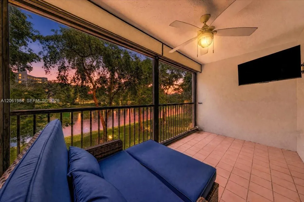 2240 Cypress Bend Dr #204 Pompano Beach, FL 33069