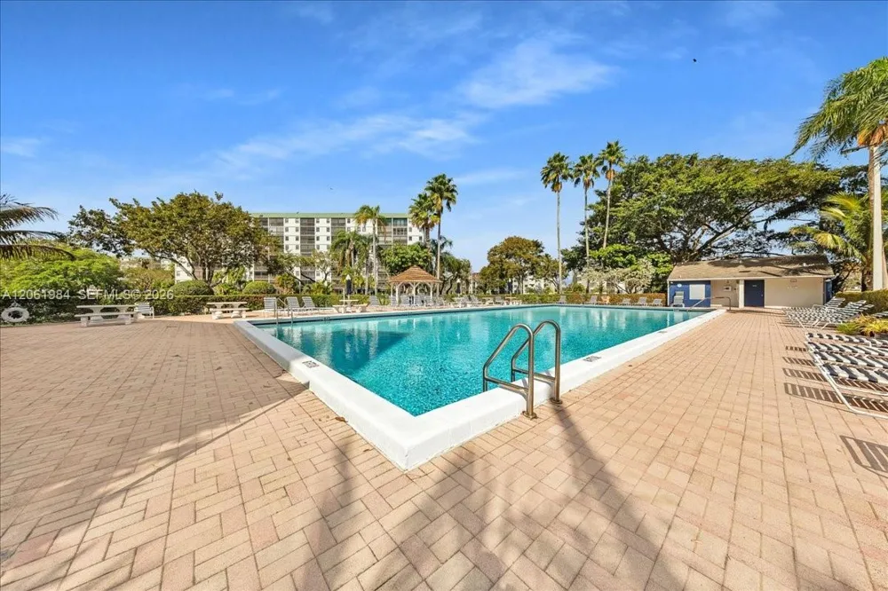2240 Cypress Bend Dr #204 Pompano Beach, FL 33069