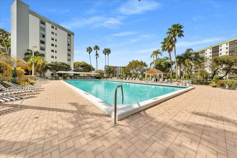 2240 Cypress Bend Dr #204 Pompano Beach, FL 33069