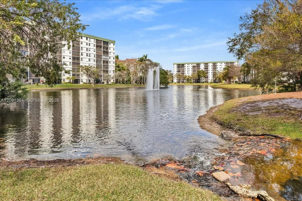 2240 Cypress Bend Dr #204 Pompano Beach, FL 33069