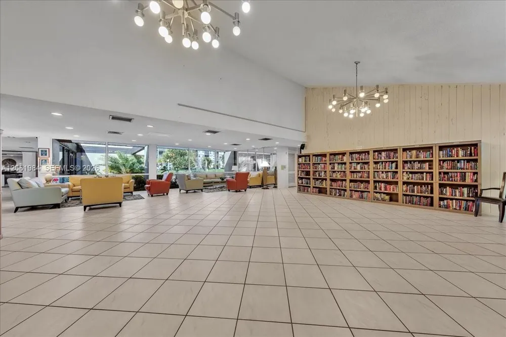 2240 Cypress Bend Dr #204 Pompano Beach, FL 33069